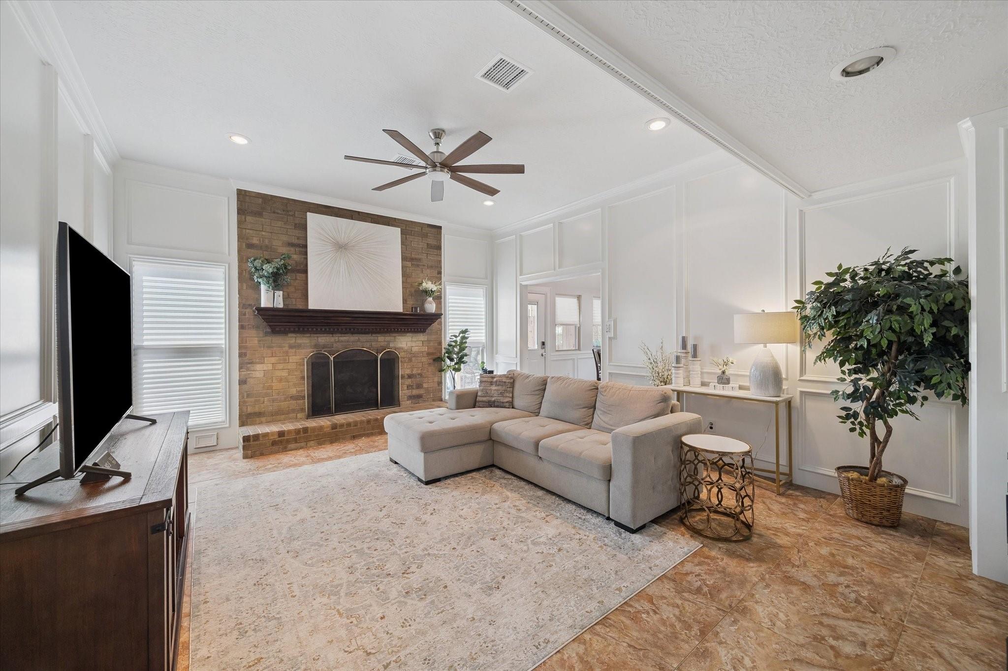 2923 Forest Garden Drive
