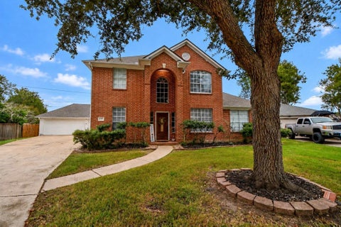 Photo of 1120 Hidden Oaks Street, League City, TX 77573 (MLS # 10267479)