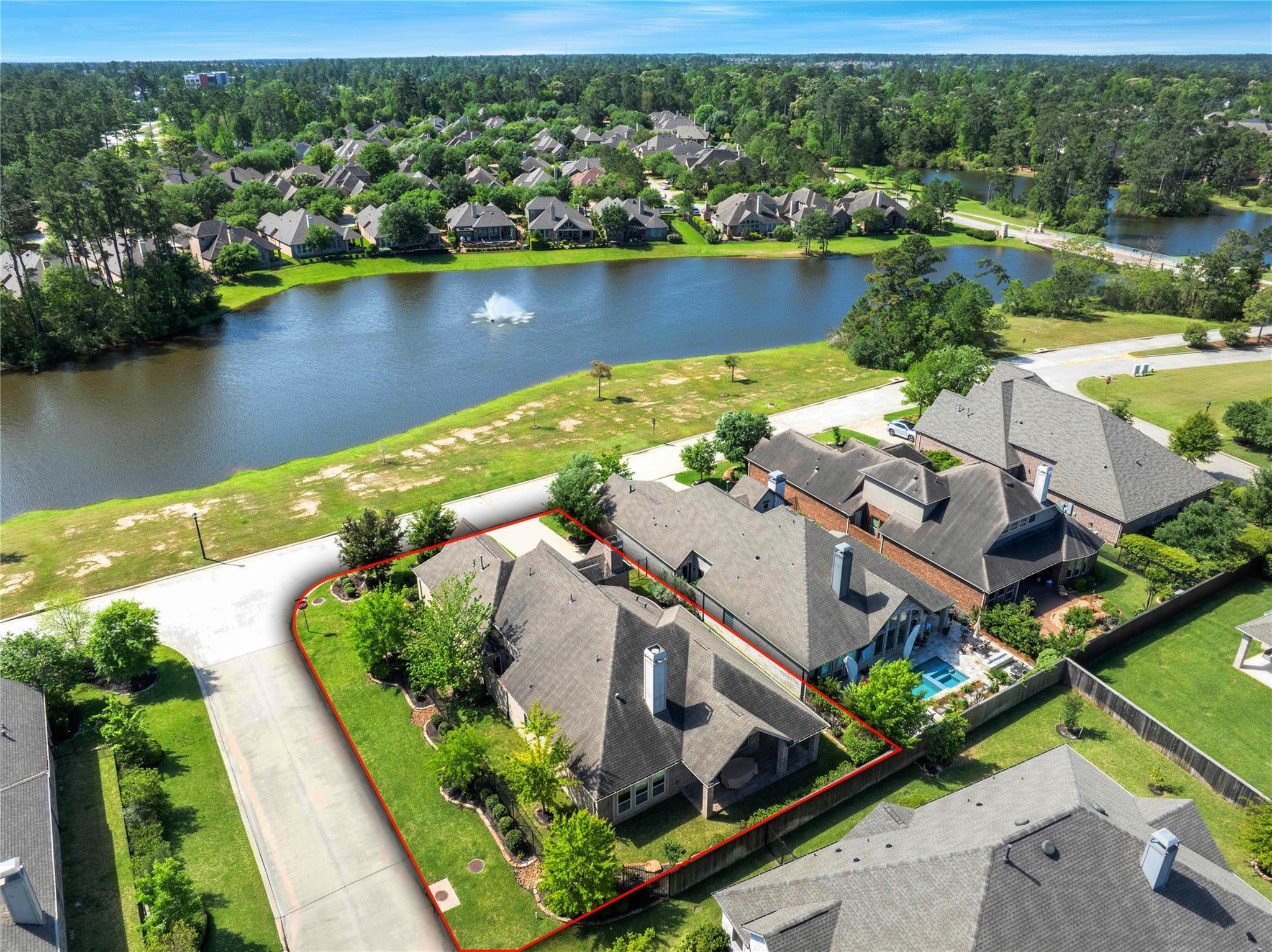 15 S Lochwood Way