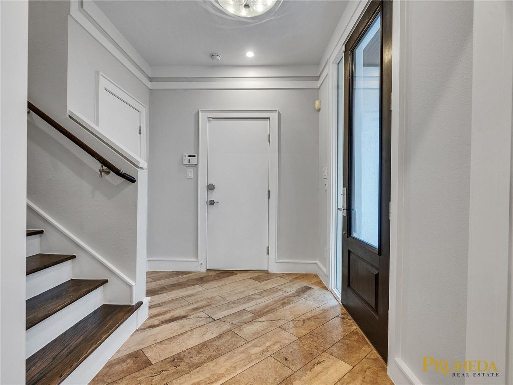 Photo of 6108 Potomac Enclave Drive, Houston, TX 77057 (MLS # 71939766)