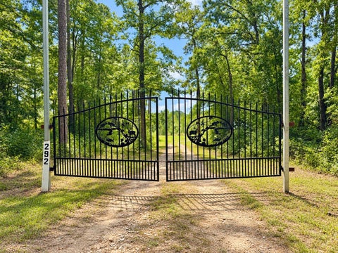 Photo of 292 Bill Stickley Road, Zavalla, TX 75980 (MLS # 13165607)