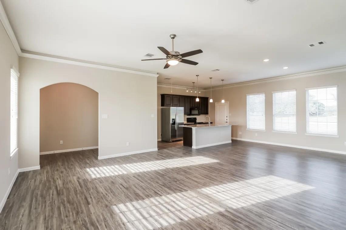 415 Lakeland Circle