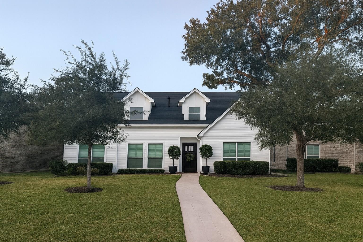 12322 Queensbury Lane