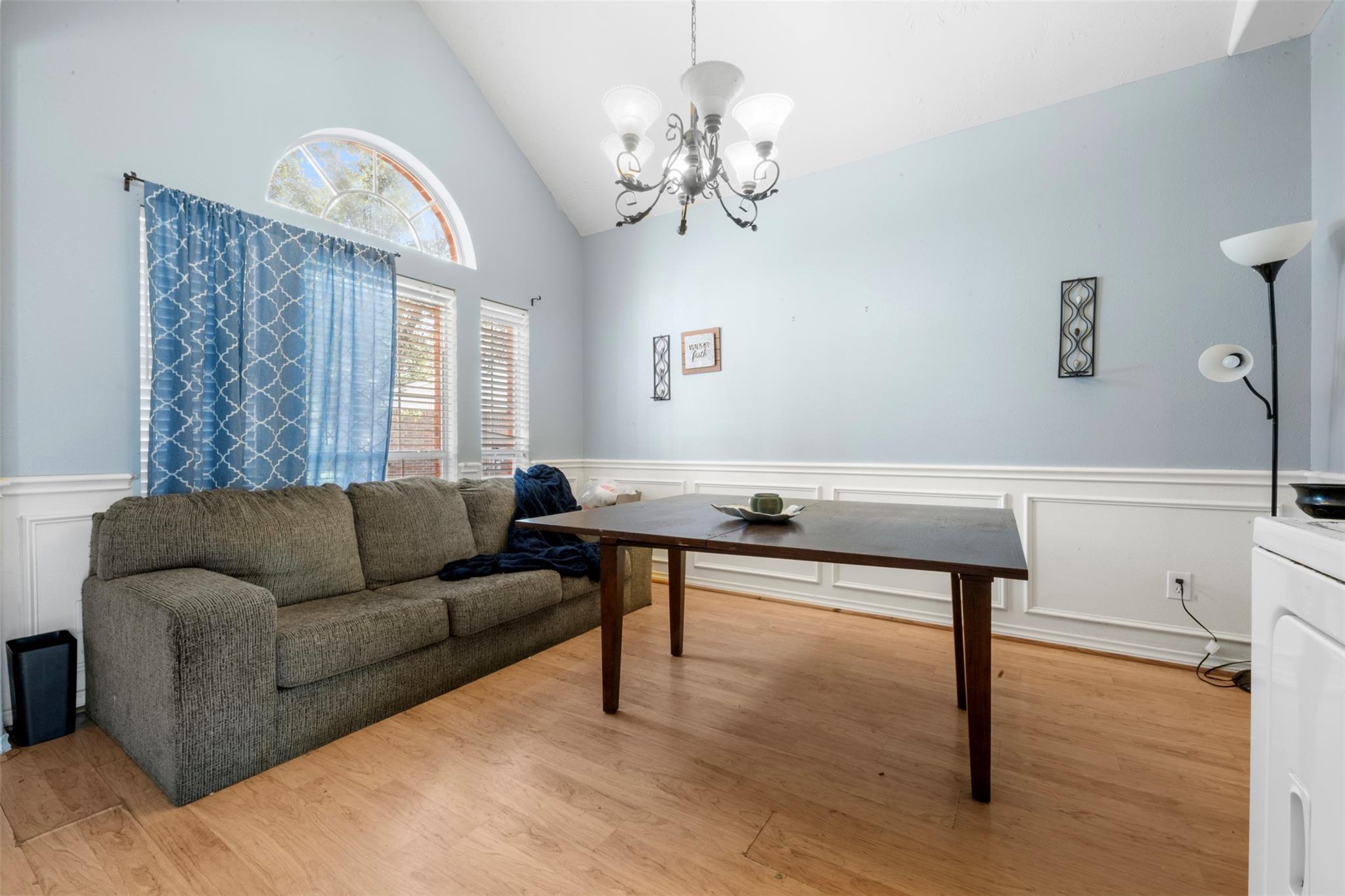 8214 Creekside Willow Court