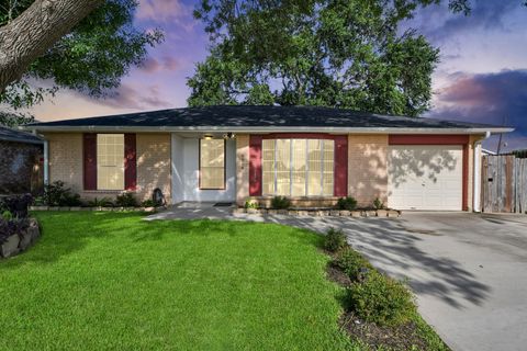 Photo of 7806 Belle Glen Drive, Houston, TX 77072 (MLS # 89044054)
