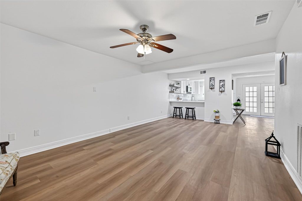 Photo of 724 Country Place Drive #E, Houston, TX 77079 (MLS # 7497411)