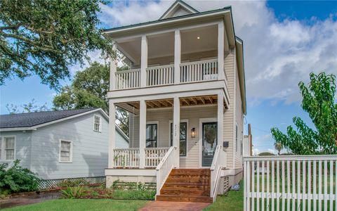Photo of 4712 Avenue Q, Galveston, TX 77551 (MLS # 61571229)