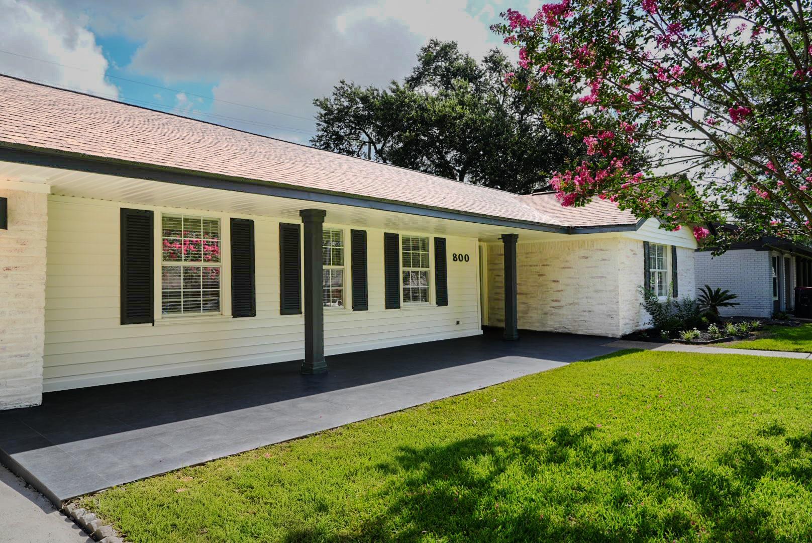 800 Rosewood Drive