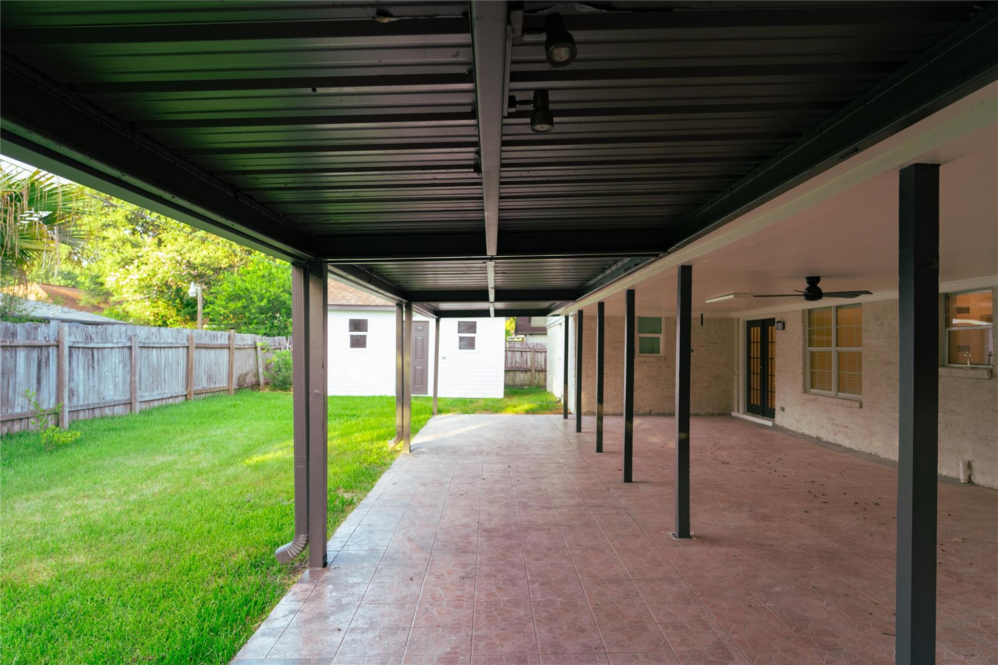 800 Rosewood Drive