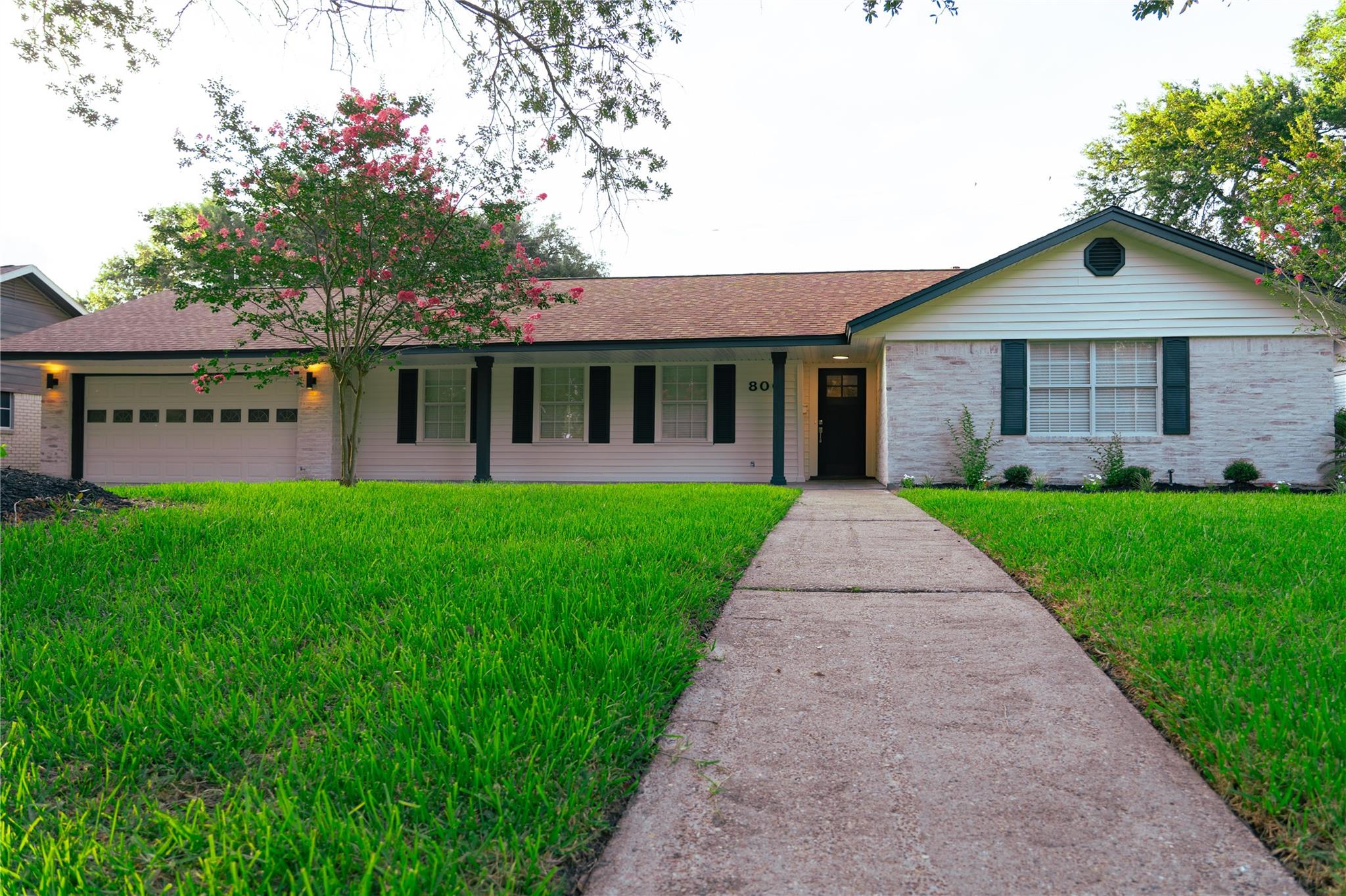 800 Rosewood Drive