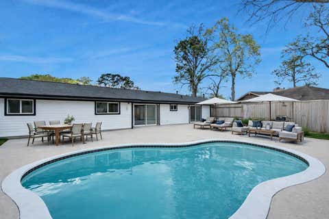Photo of 1418 San Sebastian Lane, Nassau Bay, TX 77058 (MLS # 75165515)