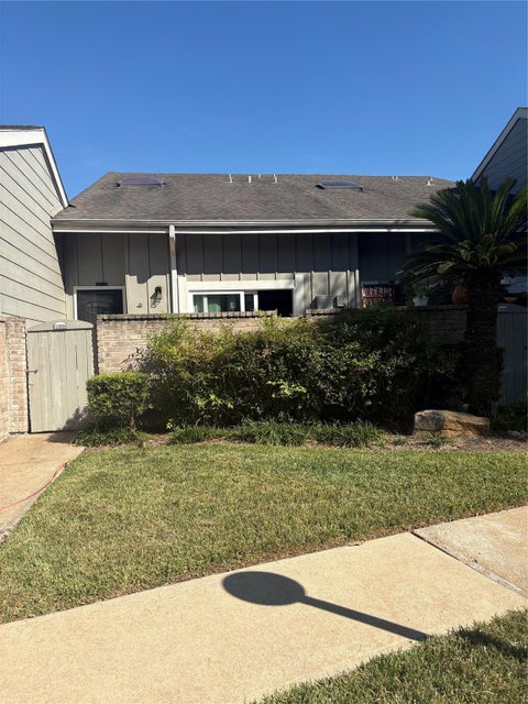 Photo of 13036 Greenway Chase Court, Houston, TX 77072 (MLS # 62433179)