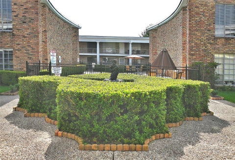 Condo For Rent - 2101 Fountain View Drive #38C<br/> Houston, TX 77057