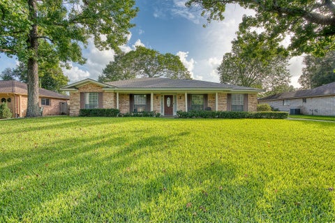 Photo of 935 Chatwood Drive, Beaumont, TX 77706 (MLS # 17419515)
