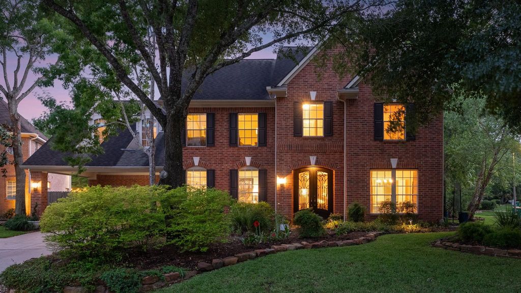 Photo of 11 Mirror Ridge Court, The Woodlands, TX 77382 (MLS # 86561927)