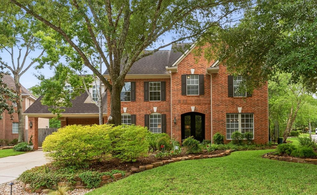 Photo of 11 Mirror Ridge Court, The Woodlands, TX 77382 (MLS # 86561927)
