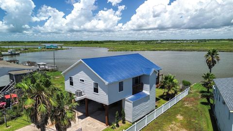 Photo of 4702 Bayou Lane, Hitchcock, TX 77563 (MLS # 2923372)