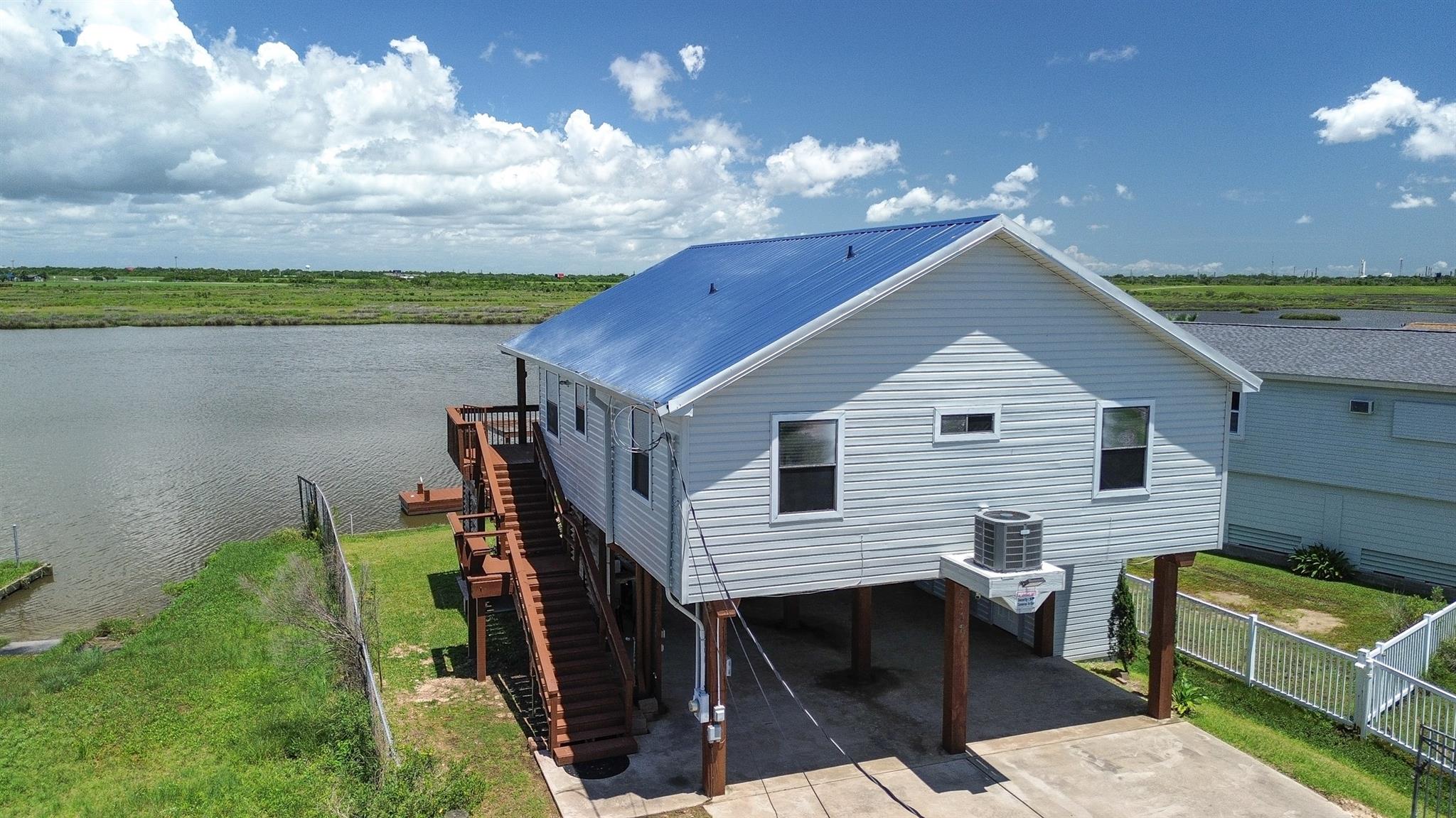 4702 Bayou Lane
