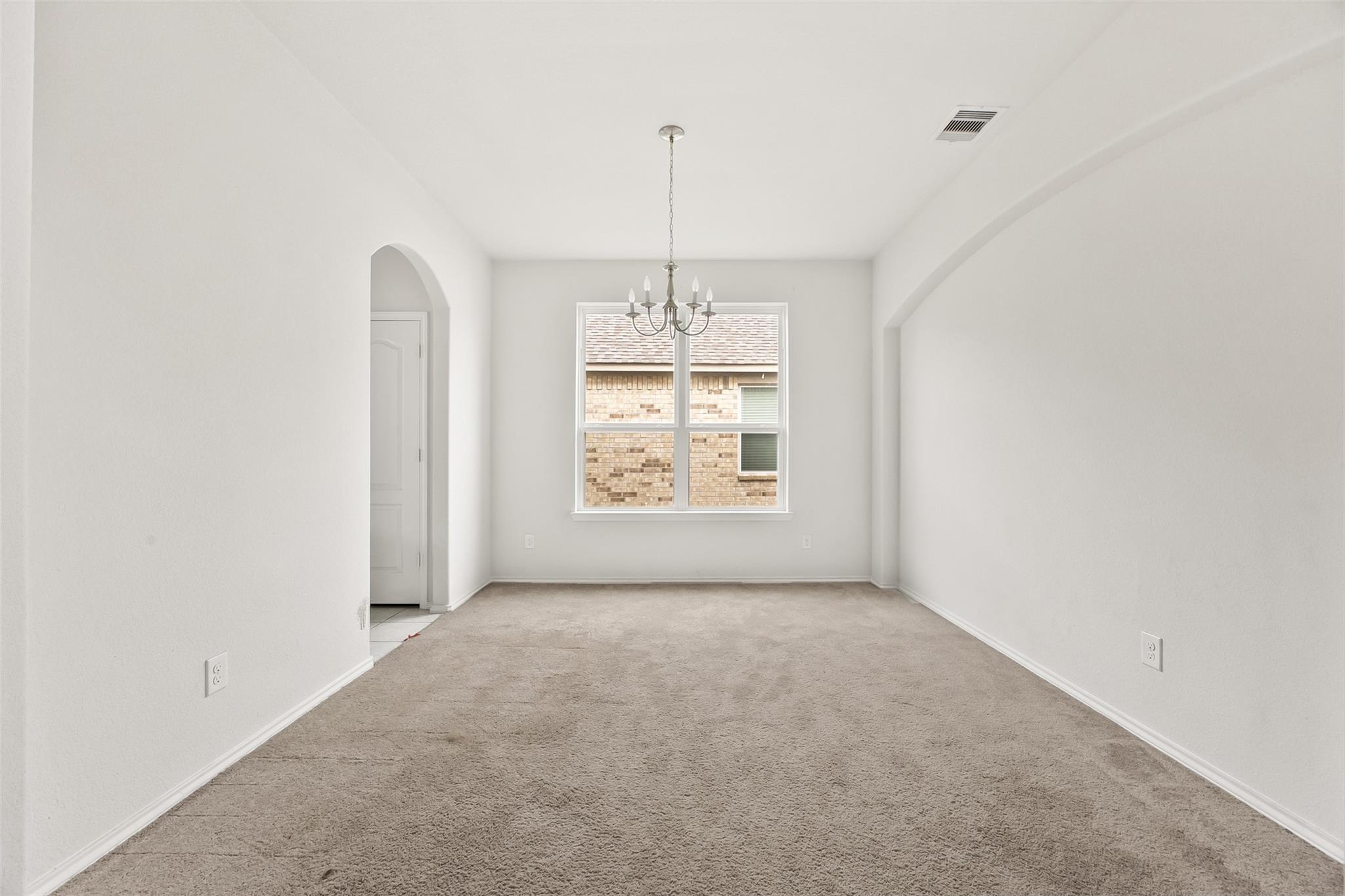 13607 Alaskan Brown Bear Trail