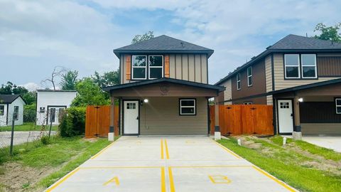 Photo of 7611 Shotwell St #B, Houston, TX 77016 (MLS # 64433798)
