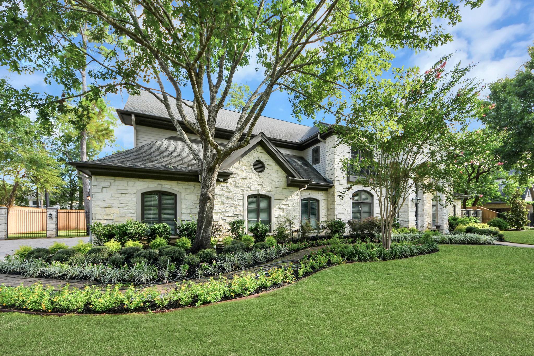 12018 Surrey Lane