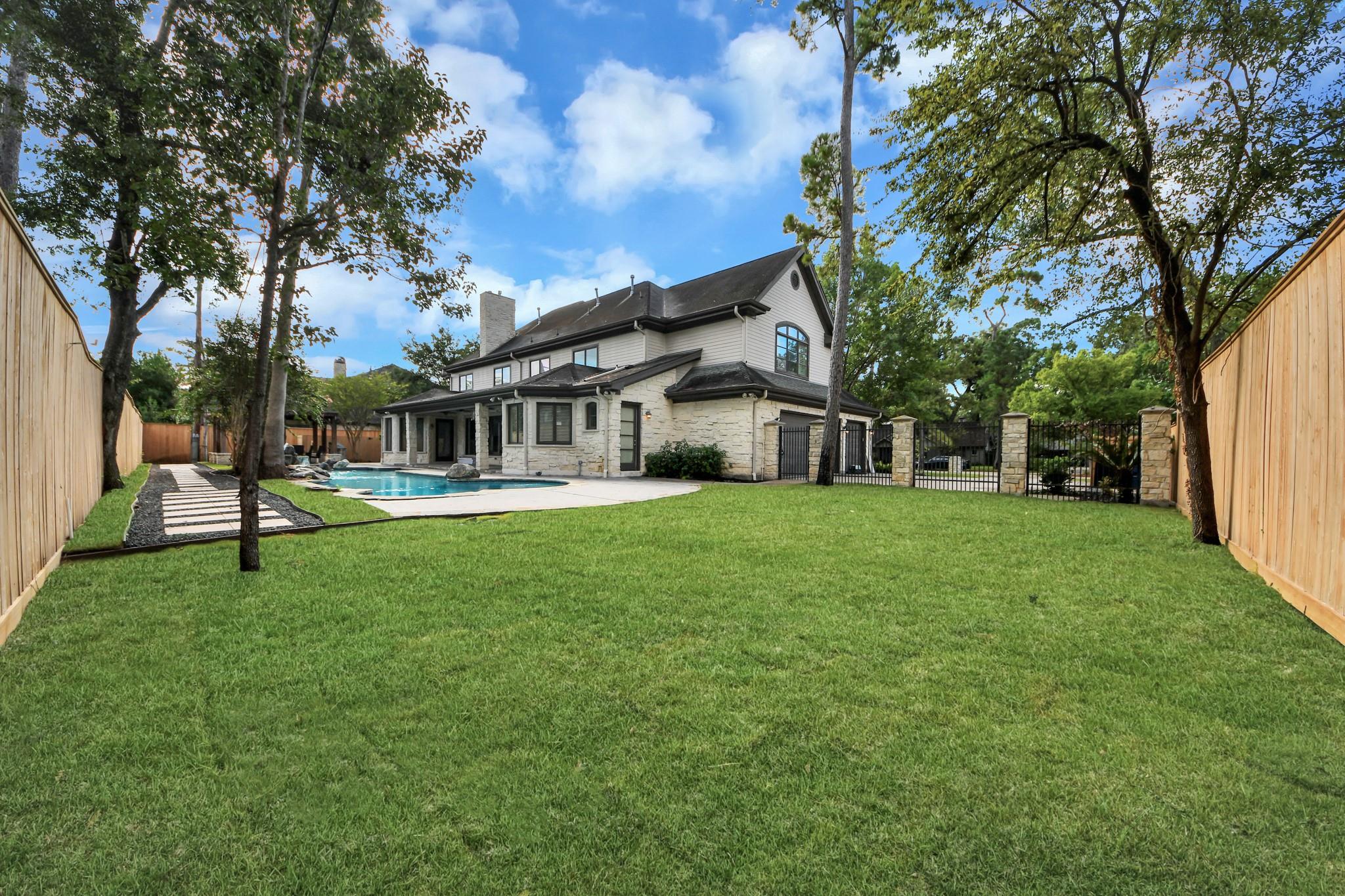 12018 Surrey Lane