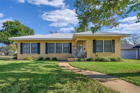 Photo of 458 N Franklin Street, La Grange, TX 78945 (MLS # 2067376)