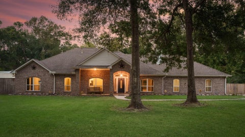 Photo of 911 Winchester Bend, Huffman, TX 77336 (MLS # 61562293)