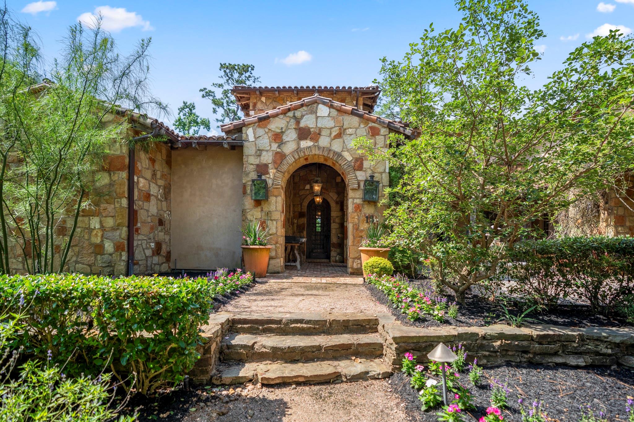15 N Badger Lodge Circle