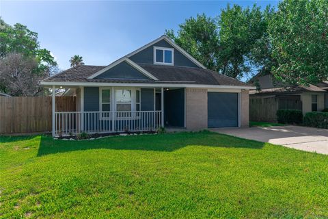Photo of 2027 Alabama Street, Pasadena, TX 77503 (MLS # 43136009)