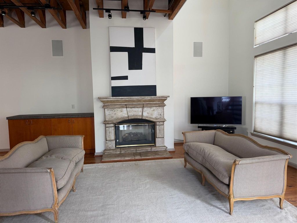 Photo of 1213 Dunlavy Street, Houston, TX 77019 (MLS # 37891116)