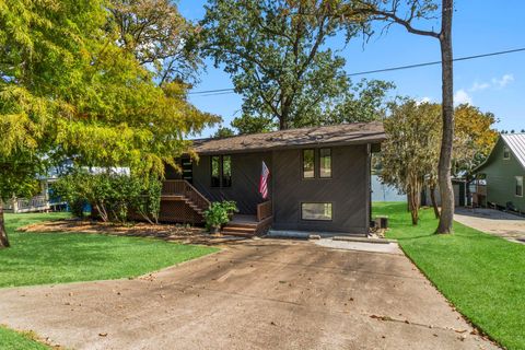 Photo of 40 Northwood Drive, Point Blank, TX 77364 (MLS # 31497863)