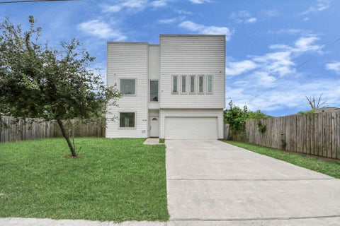 Photo of 4228 Bellfort Street, Houston, TX 77051 (MLS # 7509326)