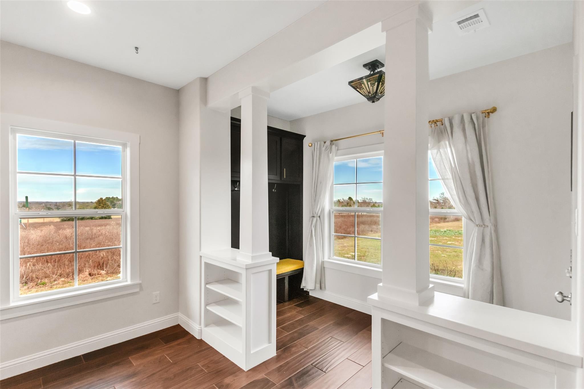 1692 Henry Prairie Road