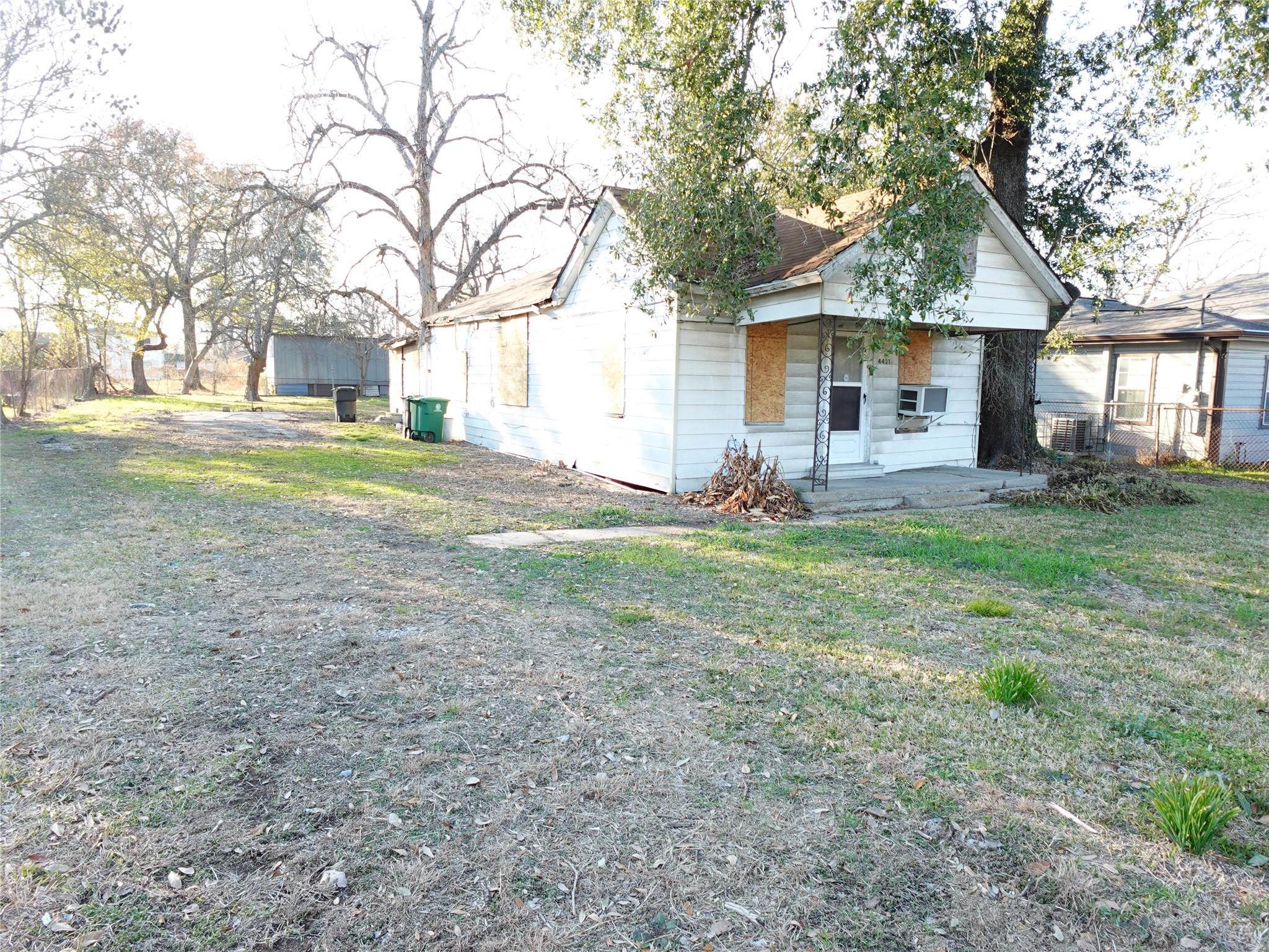 4421 Leffingwell Street