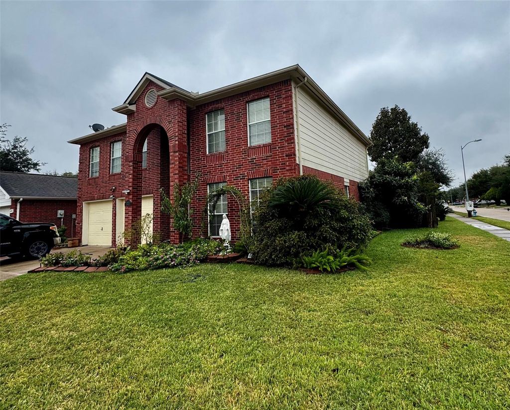 Photo of 16102 Flatridge Court, Houston, TX 77083 (MLS # 88618326)