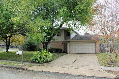 Photo of 5614 Country Green Street, League City, TX 77573 (MLS # 45996934)