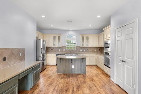 Tiny photo for 840 E Glenn Street, Bellville, TX 77418 (MLS # 12601881)