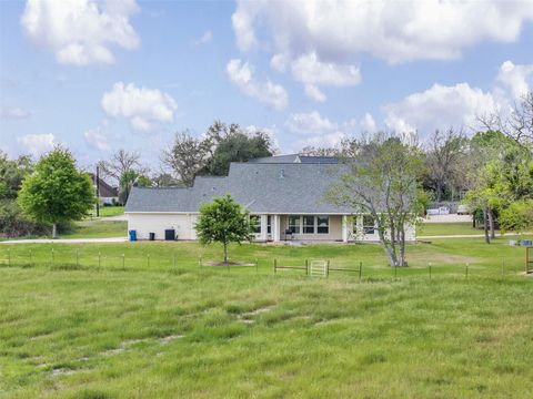 Tiny photo for 840 E Glenn Street, Bellville, TX 77418 (MLS # 12601881)
