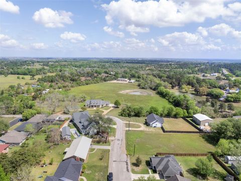 Tiny photo for 840 E Glenn Street, Bellville, TX 77418 (MLS # 12601881)