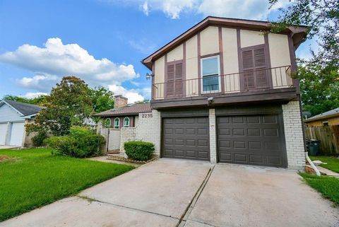 Photo of 2235 Quail Valley East Drive, Missouri City, TX 77459 (MLS # 29150175)