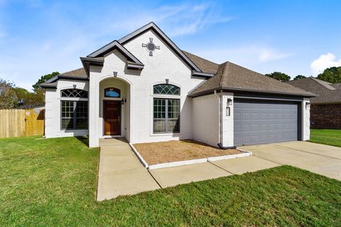 Photo of 12126 Walden Road, Montgomery, TX 77356 (MLS # 3545325)