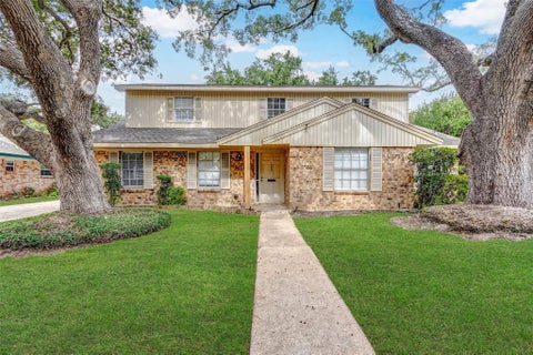 Photo of 122 Camellia Street, Sugar Land, TX 77478 (MLS # 52054193)