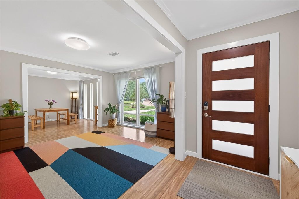 Photo of 5715 Claridge Drive, Houston, TX 77096 (MLS # 75980473)