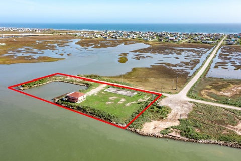 Homes For Sale - 606 Canal Drive<br/> Brazoria County, Surfside Beach, TX 77541