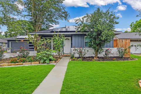 Photo of 4842 Hummingbird Street, Houston, TX 77035 (MLS # 87207602)