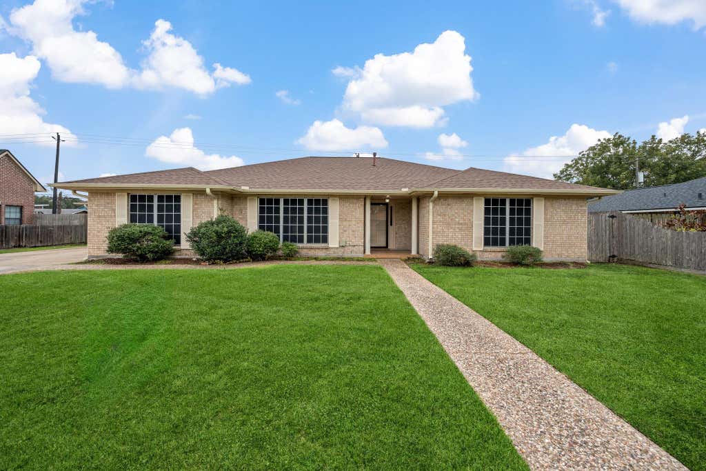 Photo of 8022 Bayside Boulevard, Beach City, TX 77523 (MLS # 51920149)