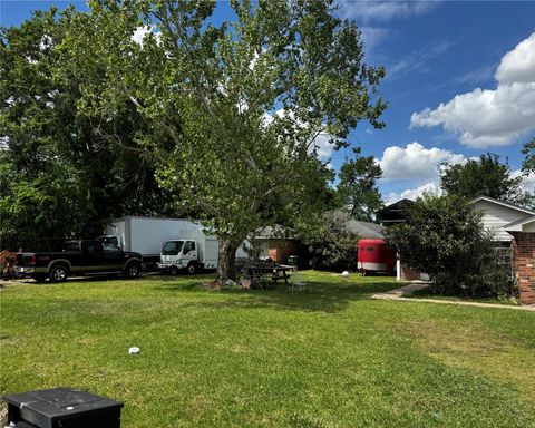 Photo of 8910 Carousel Lane, Houston, TX 77080 (MLS # 90122017)