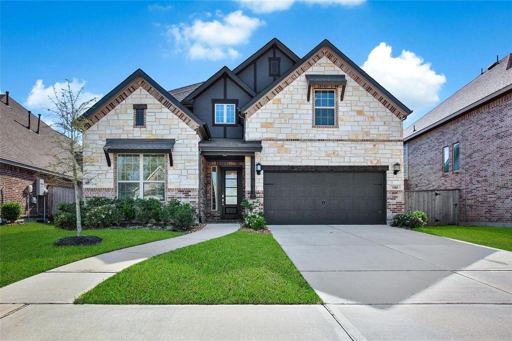 Photo of 3310 Bellwick Chase Lane, Houston, TX 77365 (MLS # 45321213)