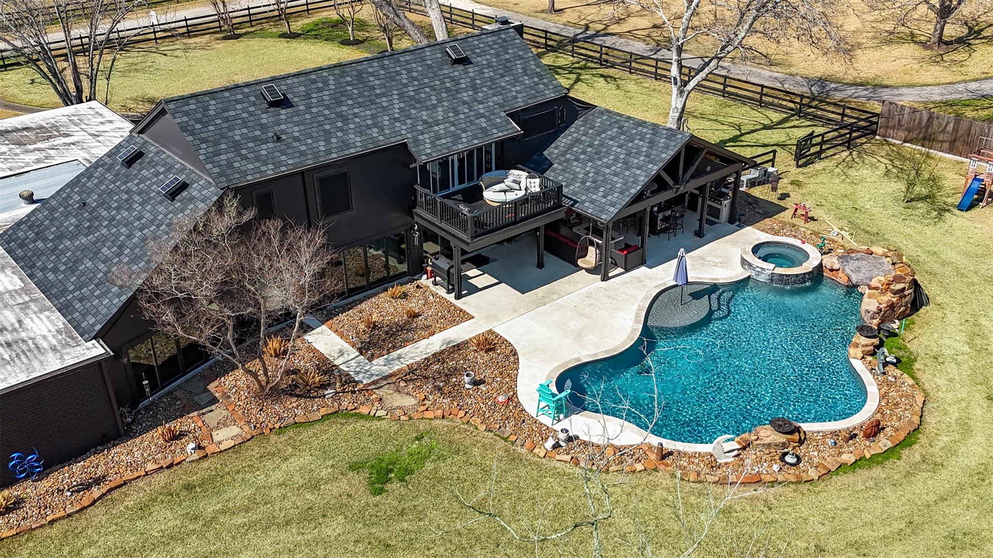 1711 Heritage Lane S